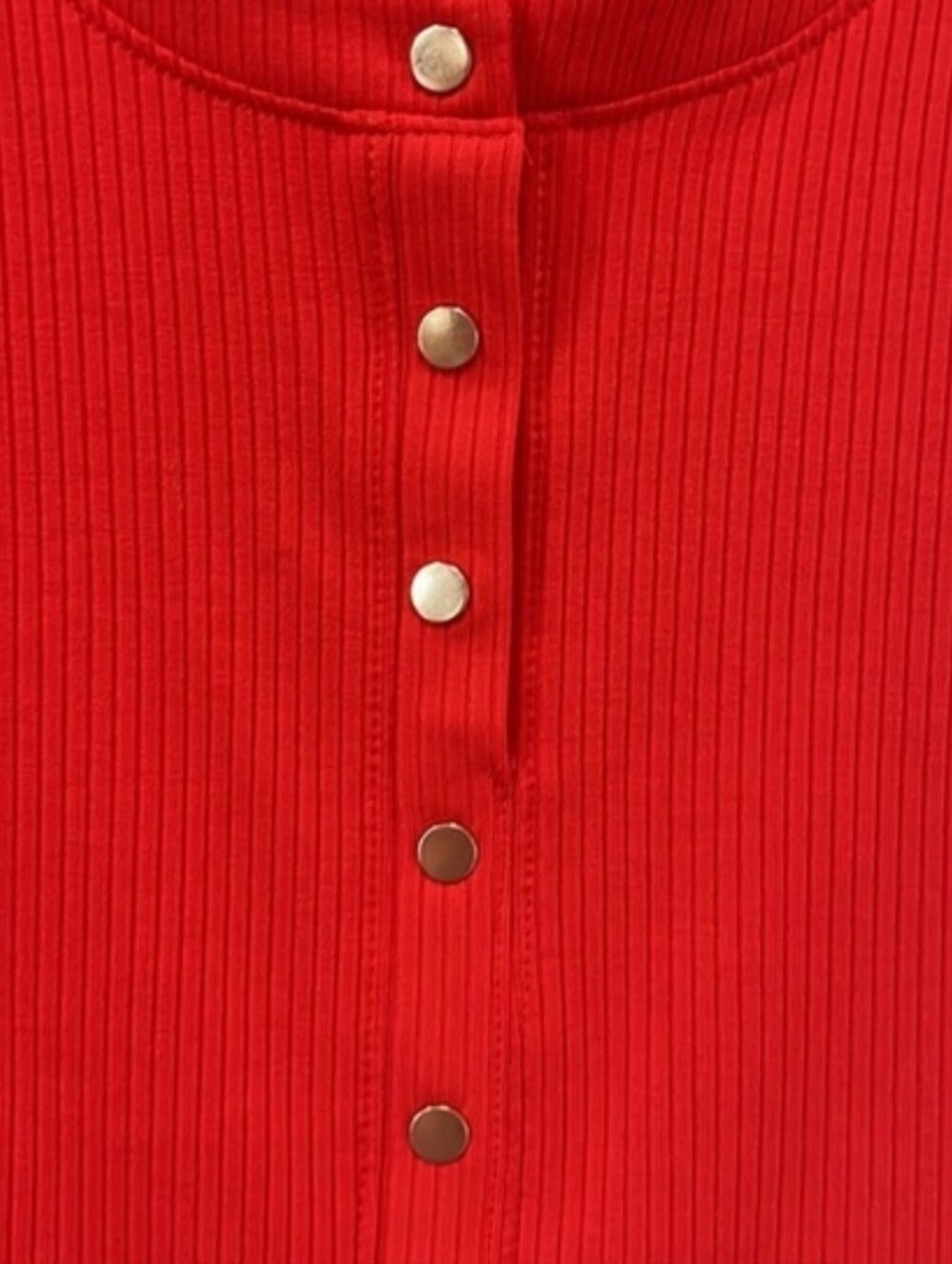 Jennifer Lopez Red Ribbed Scoop Button-Front Top Small - Picture 2 of 8